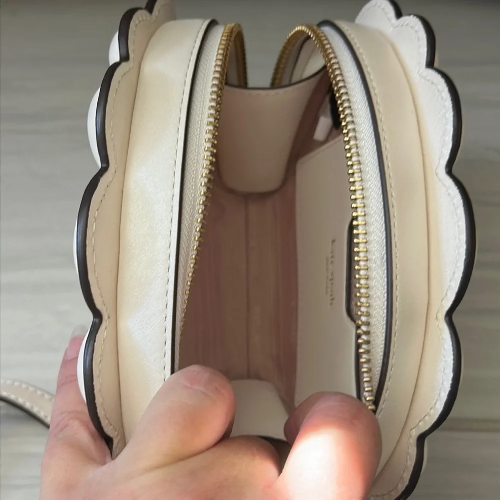 Kate Spade Cream Crossbody Shell Bag - Picture 7 of 8